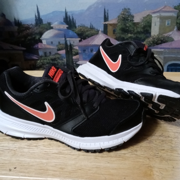 👩Nike Downshifter 6 Black/Coral Athletic Shoes - Size 6.5 - 684765-002🏃📿🦋💐 - Picture 10 of 11